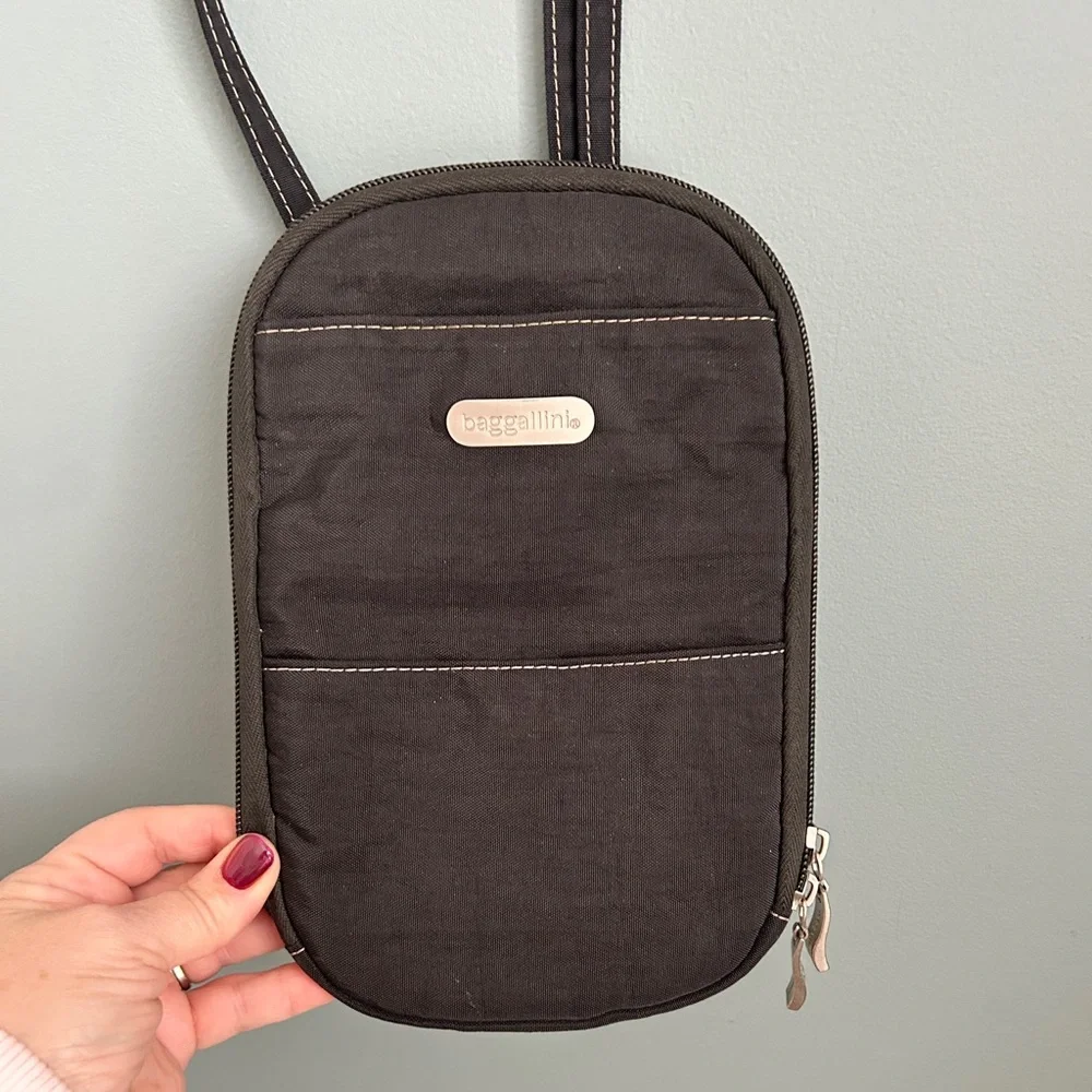 Baggallini Black Travel Multi Pocket Nylon Crossbody Bag